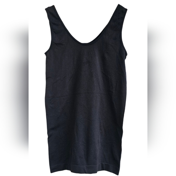 Reebok Classic Seamless Fitted Scoop Athletic Black Sleeveless Tank Top - Picture 3 of 6